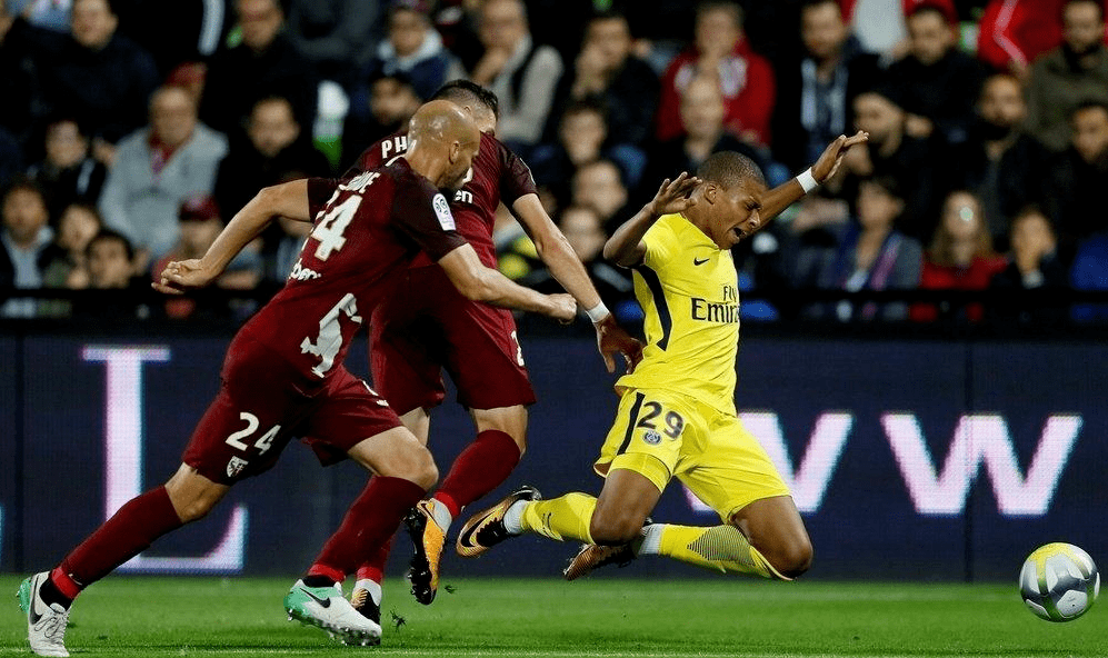 风云突变摩纳哥加时末段远射贴柱，法甲版图或变，媒体盛赞，控场能力受关注的简单介绍