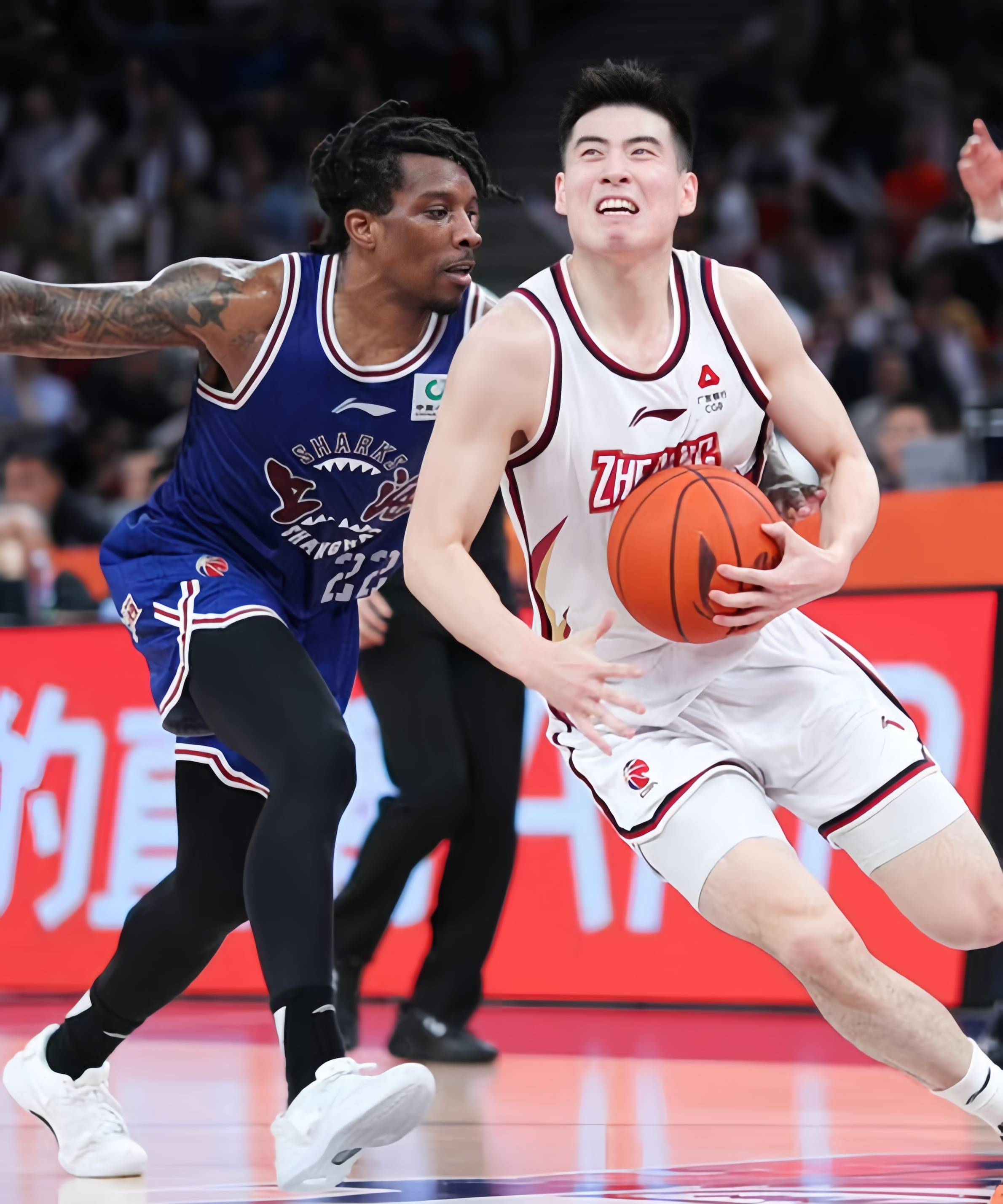 CBA季后赛集结日走向成谜；拜仁慕尼黑回应争议；压力陡增；球队文化再被提及的简单介绍