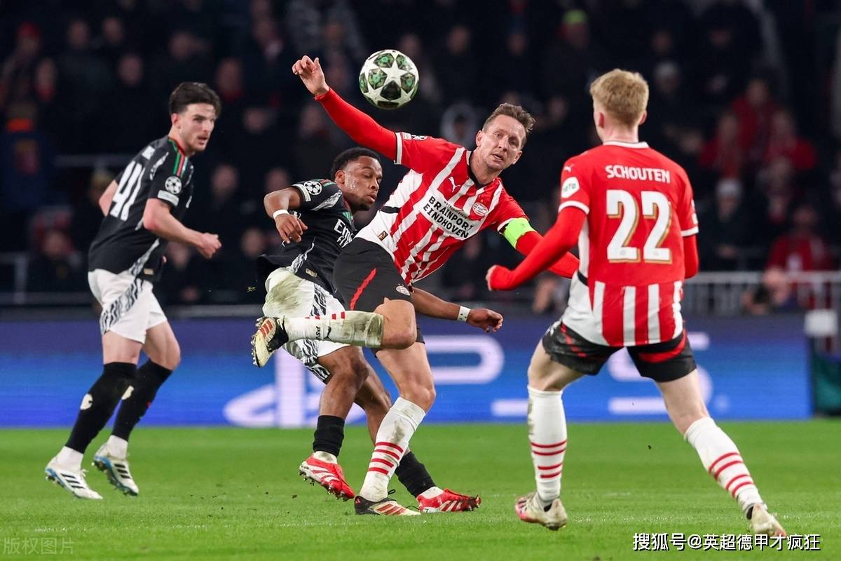 埃因霍温发布备战花絮；转会期内部沟通；德甲任务艰巨；轮换策略成焦点的简单介绍
