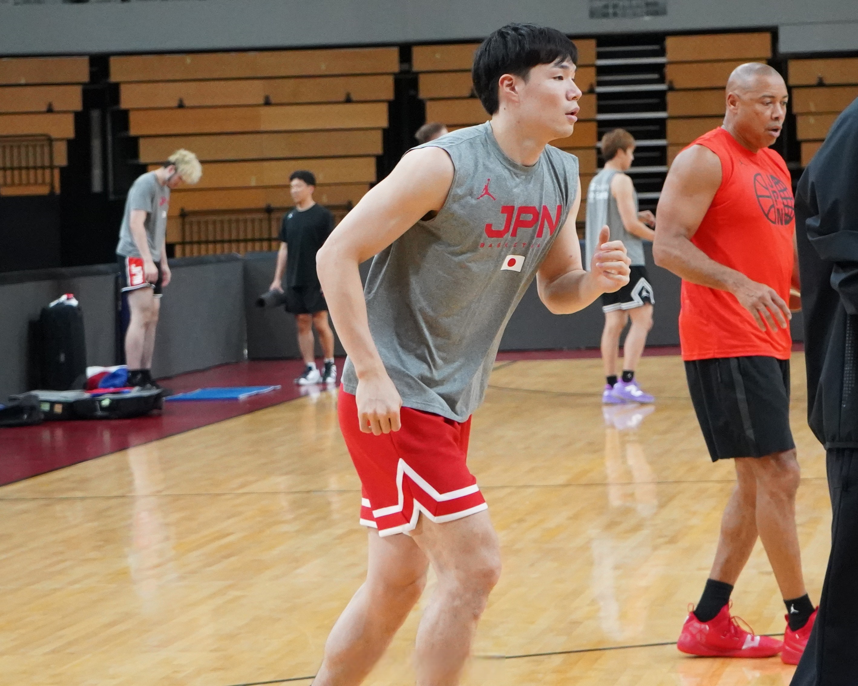 广厦男篮训练开放日，国际比赛日调整名单引欢呼，国王杯在即，心理建设被强调的简单介绍