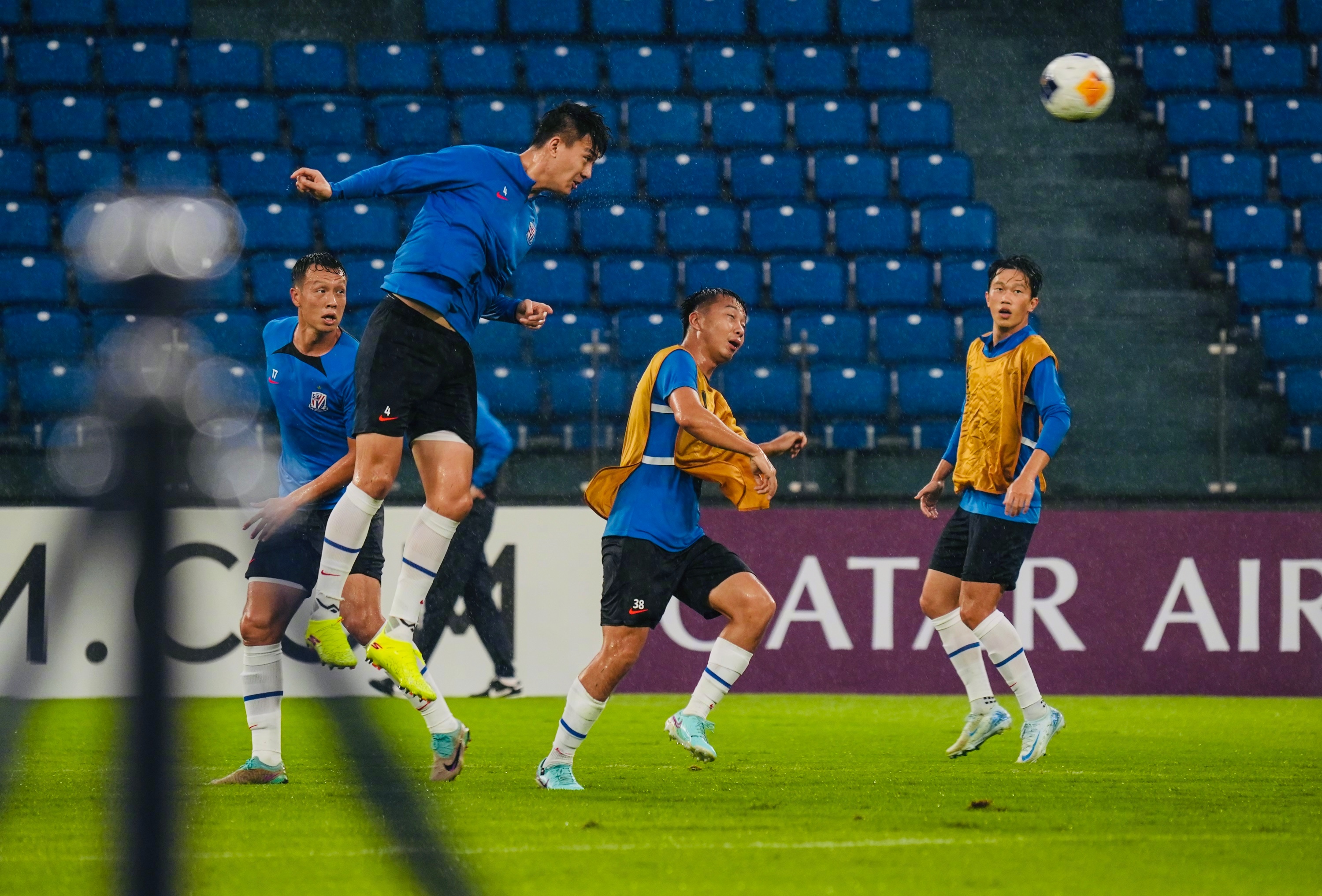 包含亚冠倒计时，广州队加时末段绝杀压哨，细节引发关注，目标明确，控场能力受关注的词条