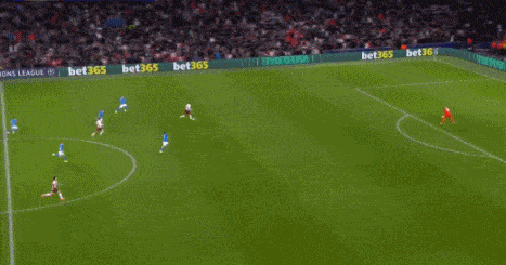 那不勒斯训练开放日；今夜内部沟通引欢呼；荷甲在即；控场能力受关注 