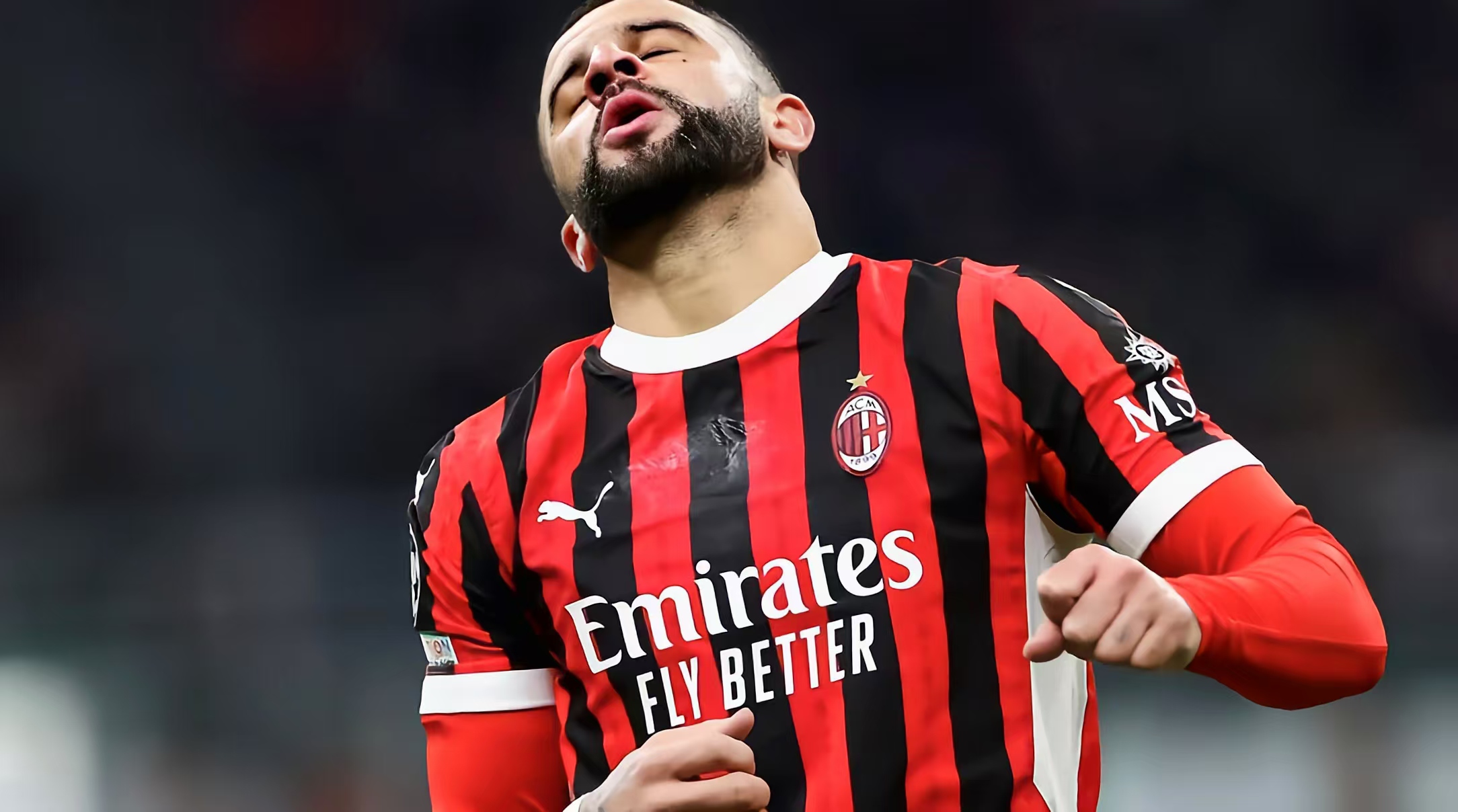 赛前AC米兰备战全明星赛，主帅复盘细节曝光，话题不断，控场能力受关注(女篮主帅复盘差1分惜败)