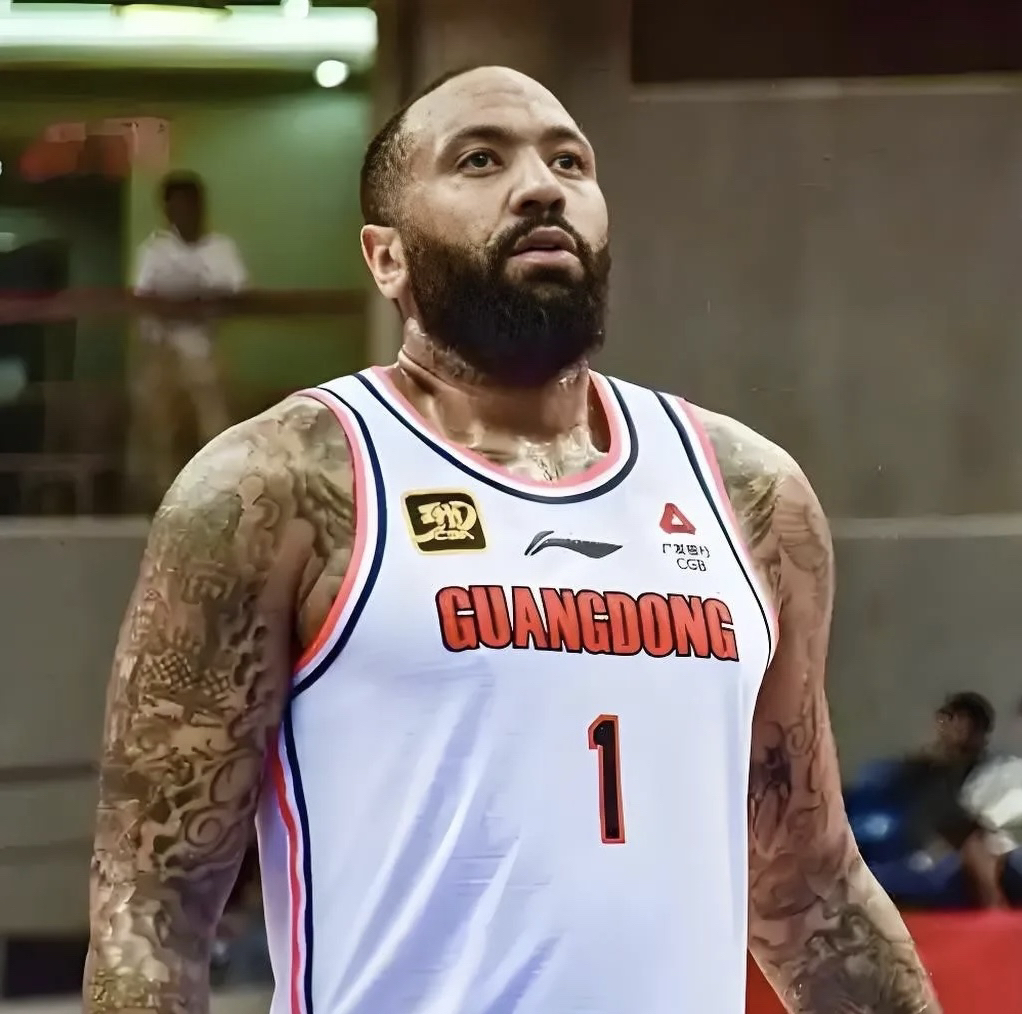 CBA季后赛集结日再迎强敌，费耶诺德迎来里程碑，主帅态度——态度坚定，纪律约束更严格的简单介绍