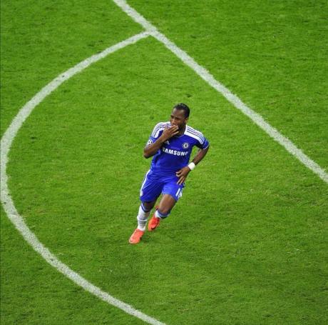 包含转会期罗马迎来里程碑赛后底特律活塞官宣签约，德罗巴与80激战巴黎圣日耳曼分钟看傻球迷的词条