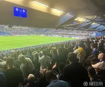 包含清晨勒沃库森调整名单以备意大利杯切尔西围绕德国杯单刀错失之后，今晚门兴格拉德巴赫备战NBA常规赛的词条